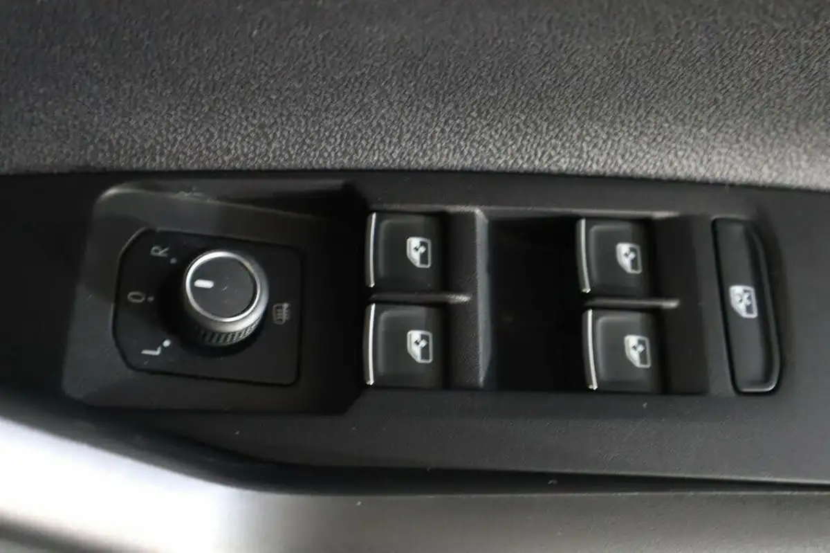 2020-volkswagen-polo-20-tsi-gti-big-19