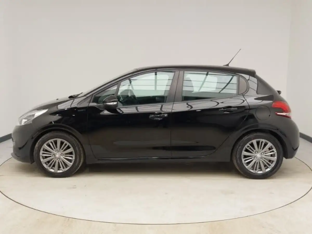 2019-peugeot-208-12-puretech-signature-big-3
