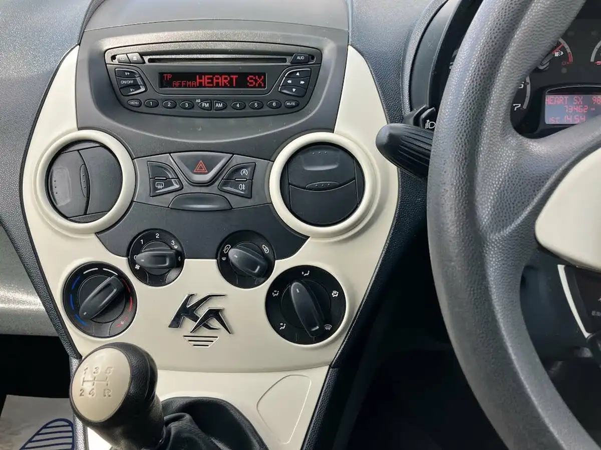 2014-ford-ka-12-studio-connect-big-25