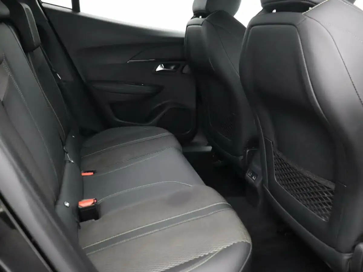 2024-peugeot-2008-suv-e-gt-136ps-50kwh-big-22