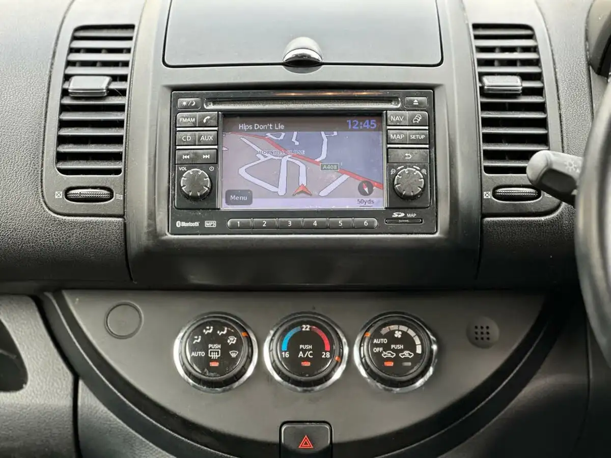 2012-nissan-note-14-n-tec-big-17