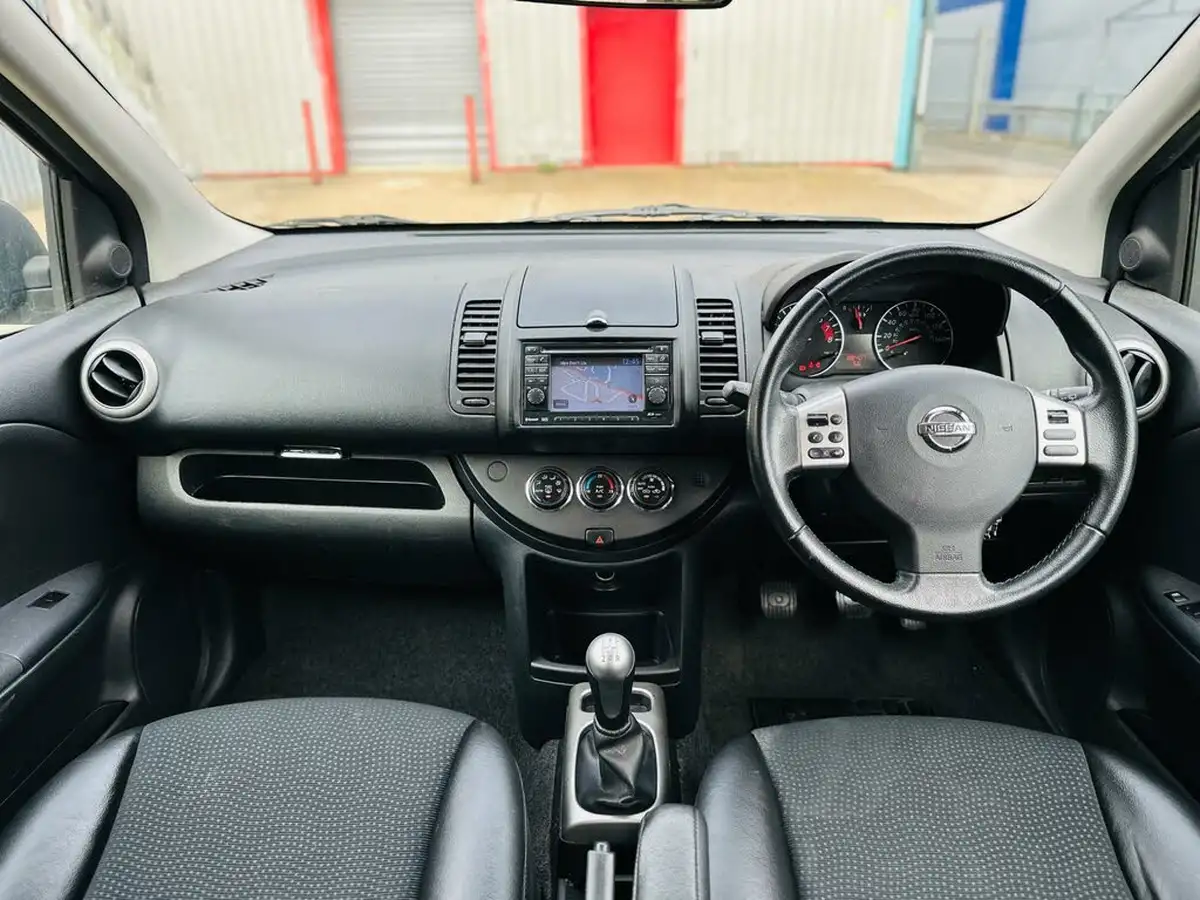 2012-nissan-note-14-n-tec-big-45