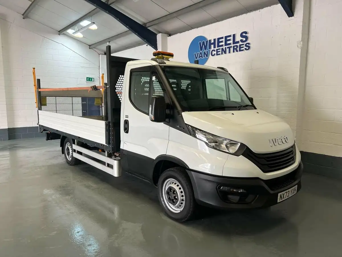 2023-iveco-daily-s-class-23td-35s14-3000-chassis-cab-big-6