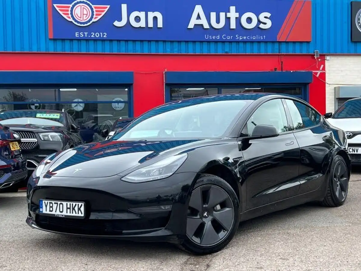 2020-tesla-model-3-e-long-range-big-24