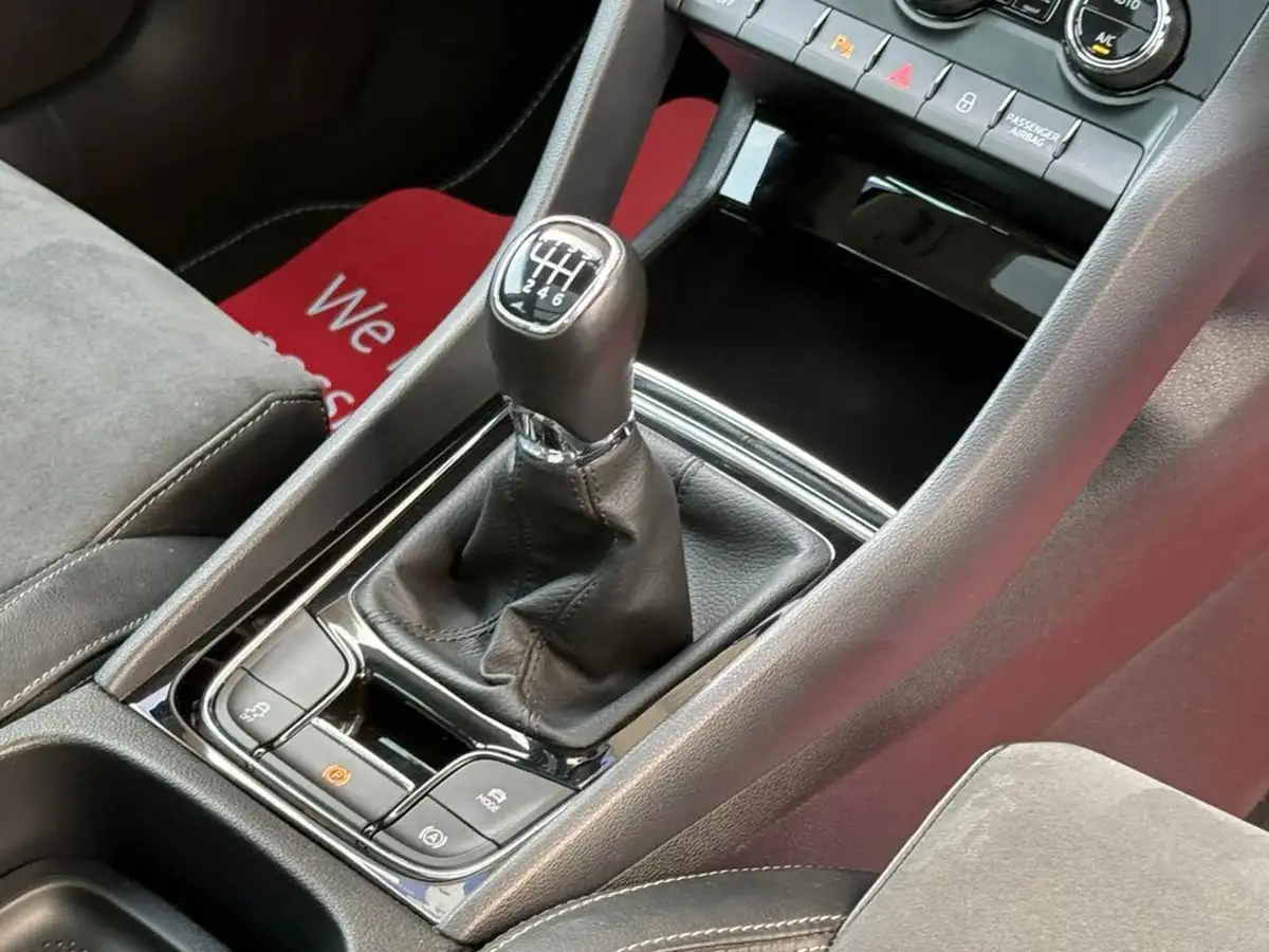2021-skoda-karoq-15-tsi-se-l-big-61