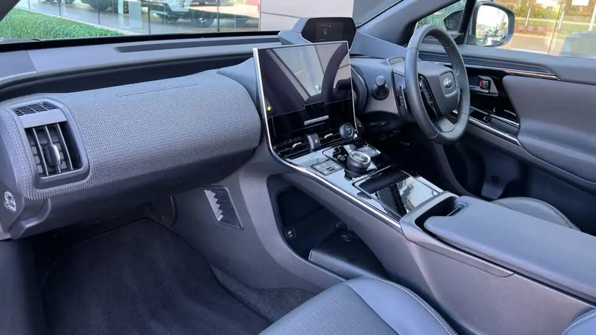2023-subaru-solterra-e-touring-big-9