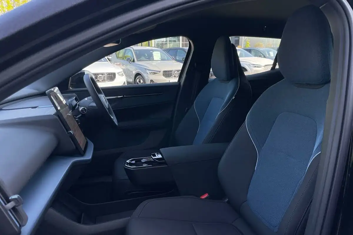 2025-volvo-ex30-e-single-motor-plus-extended-range-big-26