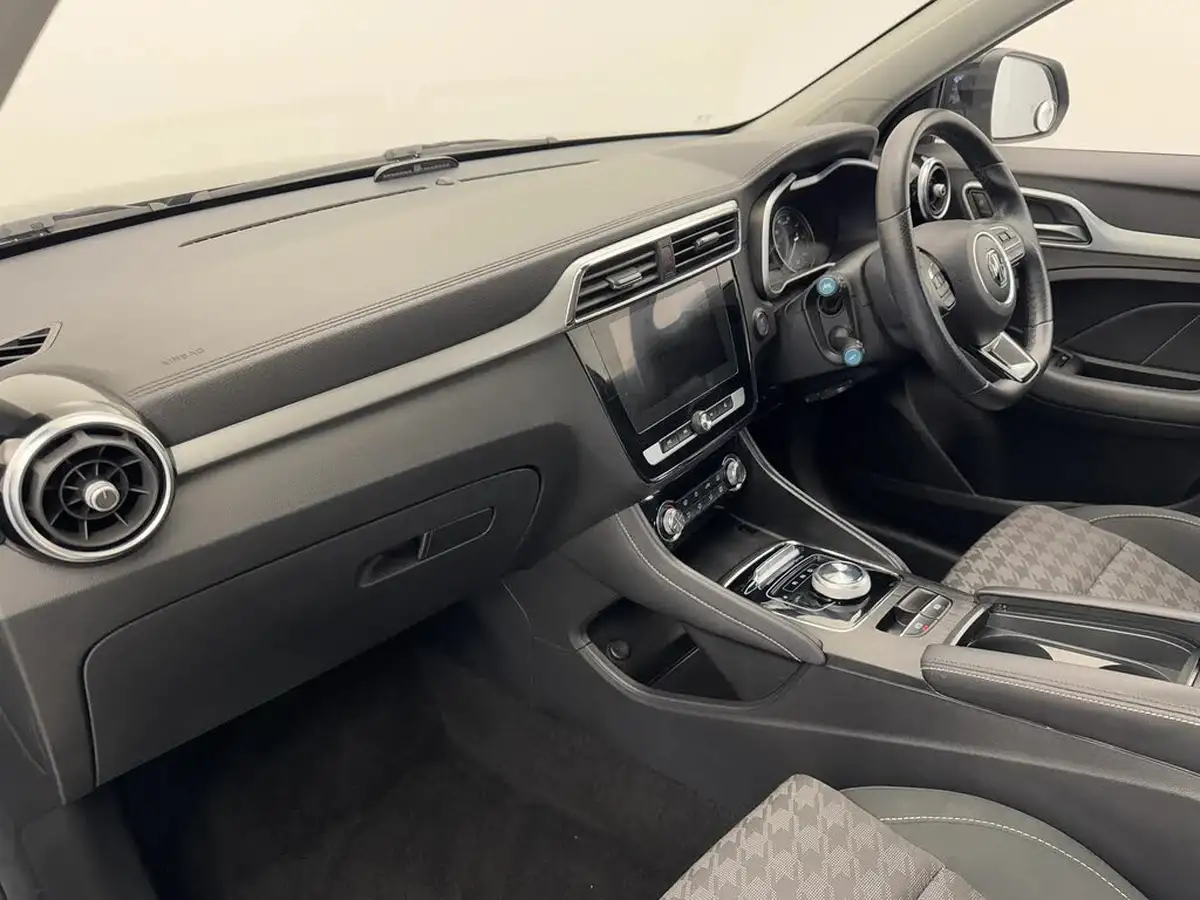 2020-mg-zs-suv-e-excite-ev-big-11