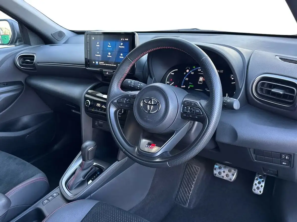 2023-toyota-yaris-cross-15-vvt-i-gr-sport-big-4