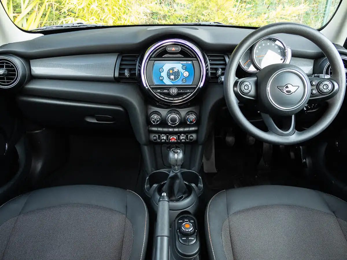 2019-mini-cooper-15-cooper-classic-hatchback-5d-big-2