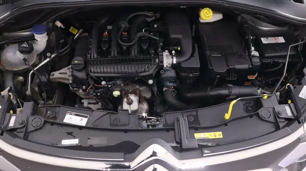 2021-citroen-c3-12-puretech-shine-83ps-big-18