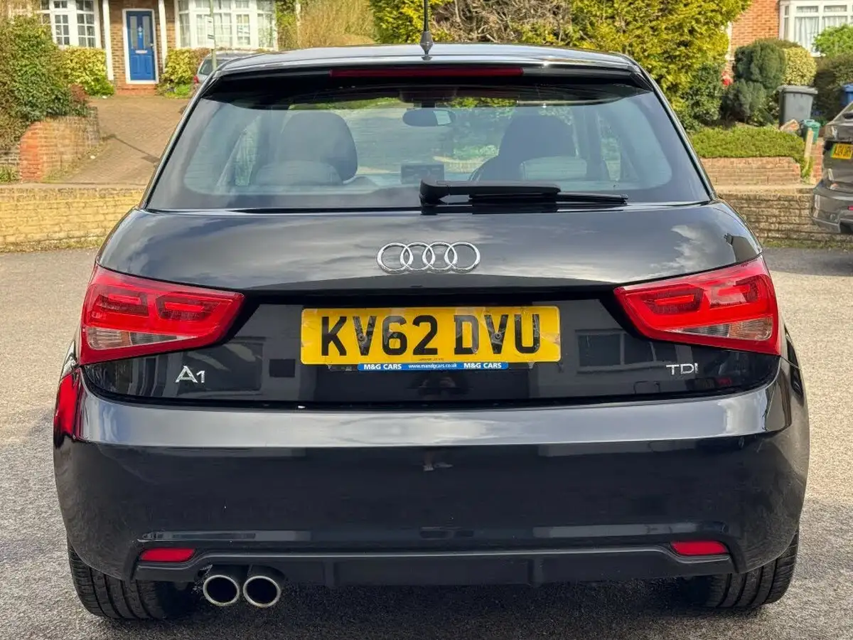 2012-audi-a1-20td-contrast-edition-big-4