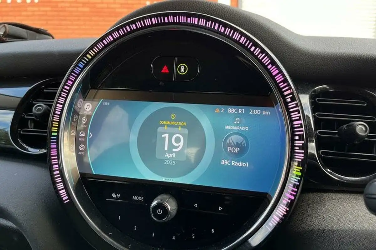 2024-mini-cooper-15-cooper-classic-premium-auto-hatchback-5d-auto-big-17
