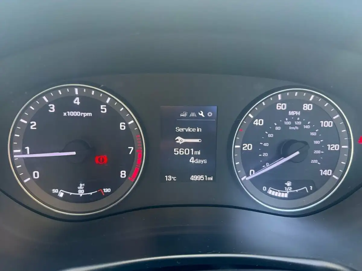 2016-hyundai-i20-14-premium-big-12