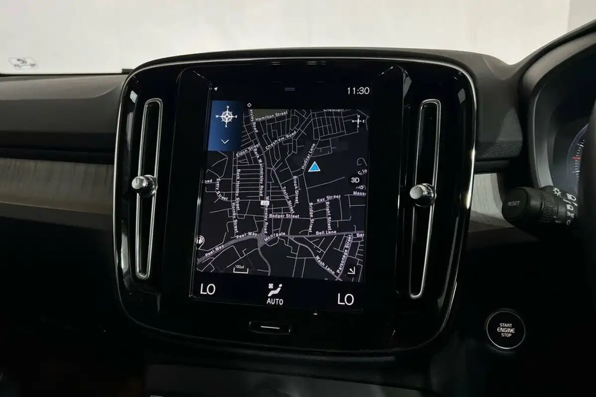 2019-volvo-xc40-20-t4-inscription-awd-big-13