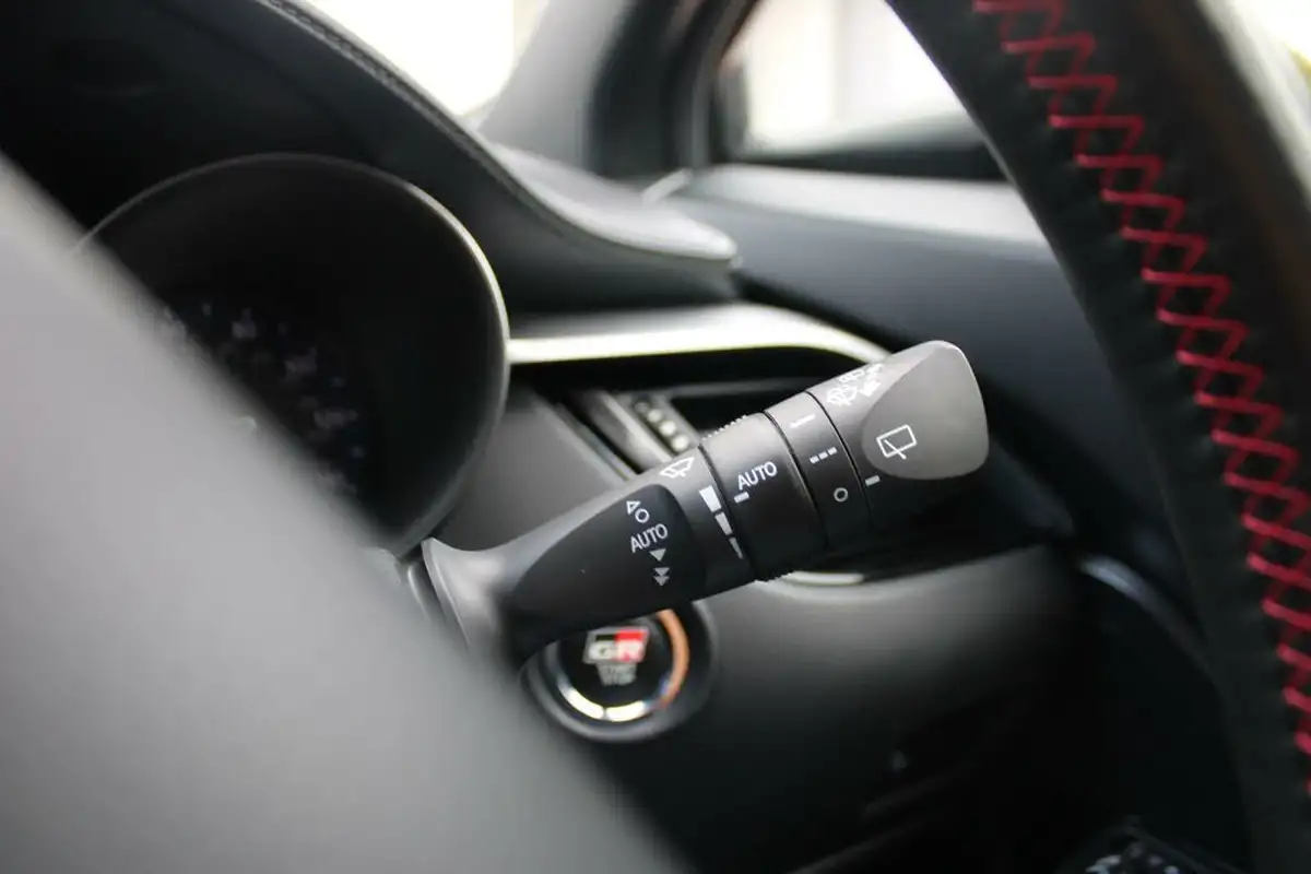 2021-toyota-c-hr-20-vvt-i-gr-sport-big-30