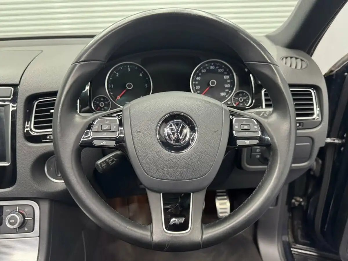 2017-volkswagen-touareg-30tdi-r-line-204ps-ss-2970cc-big-24