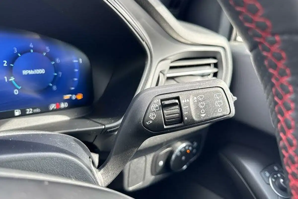 2023-ford-focus-23t-st-hatchback-auto-big-14