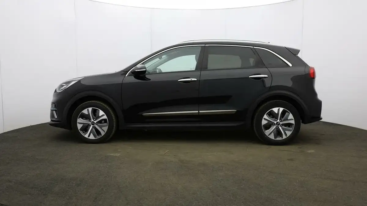 2022-kia-e-niro-ev-4-big-3