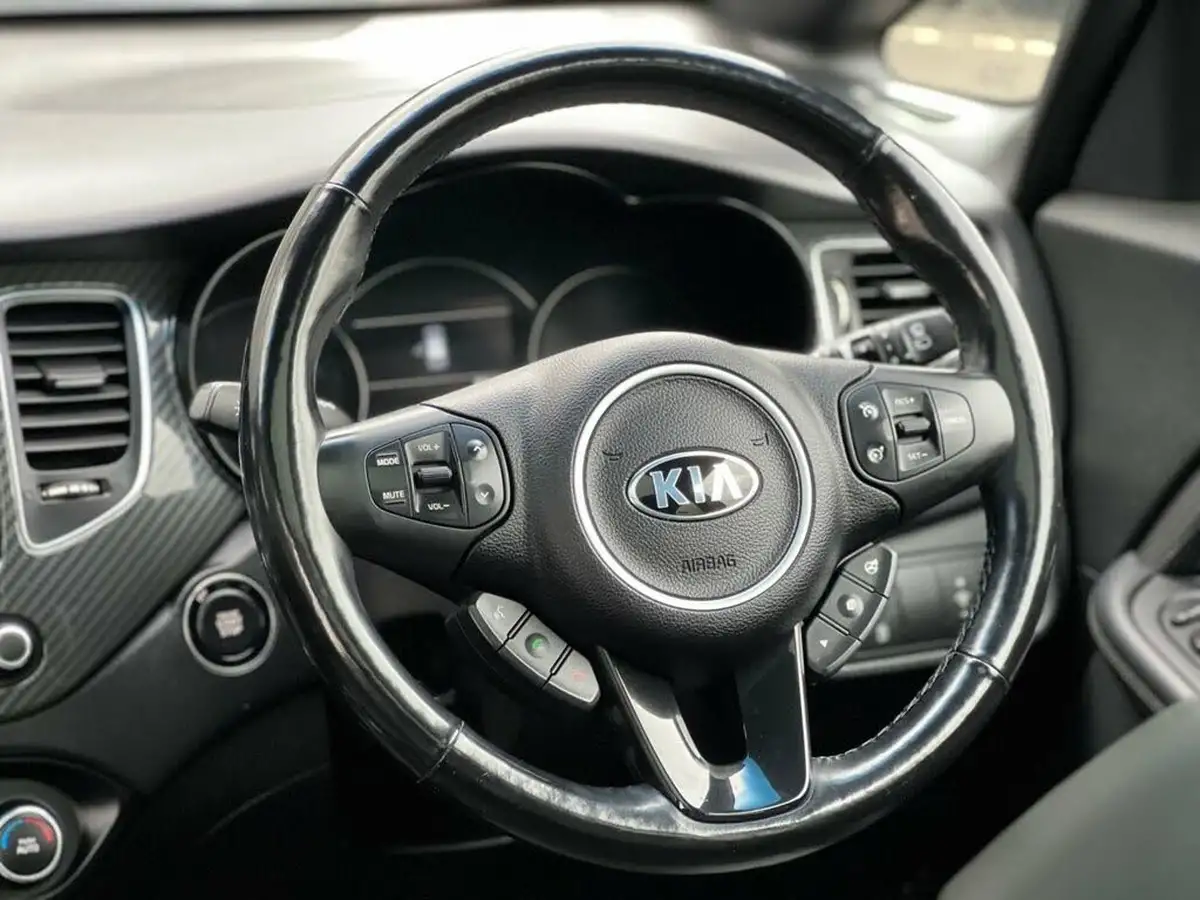 2017-kia-carens-17crdi-4-big-12