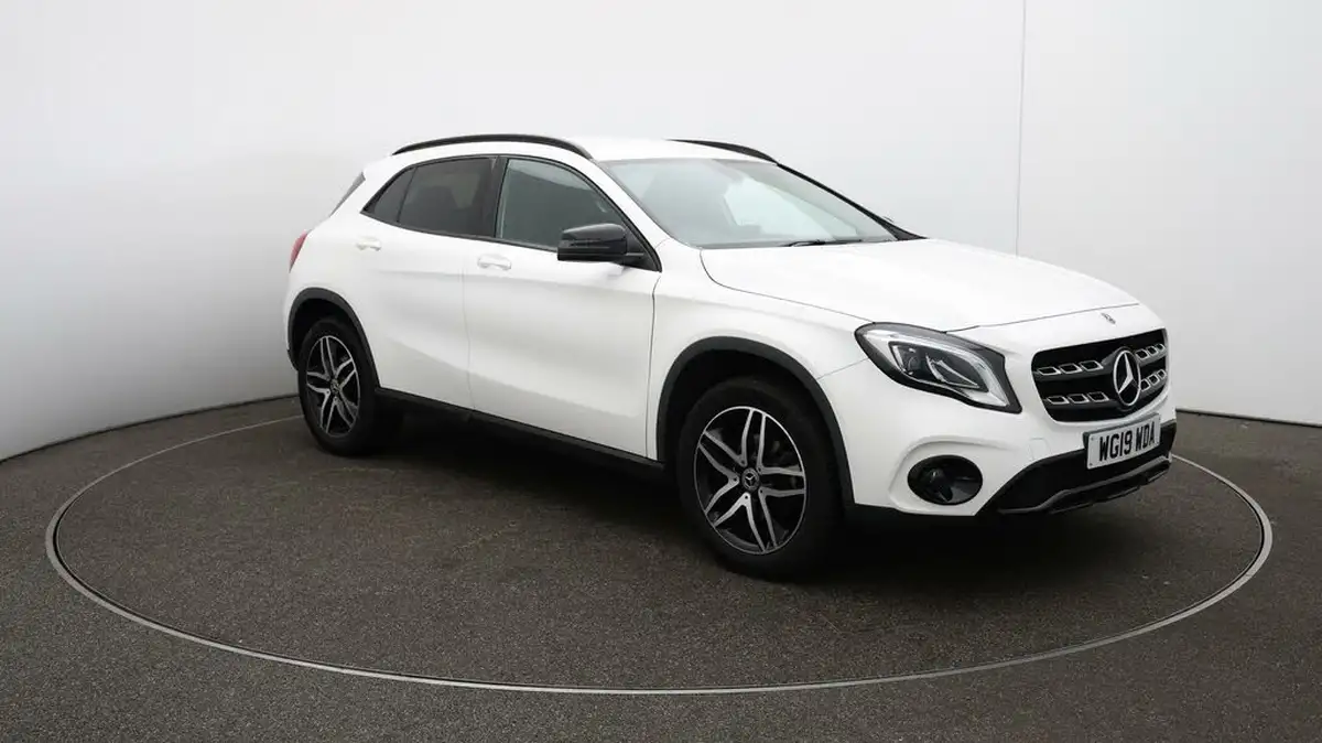 2019-mercedes-benz-gla-class-16-gla-180-urban-edition-ss-big-35