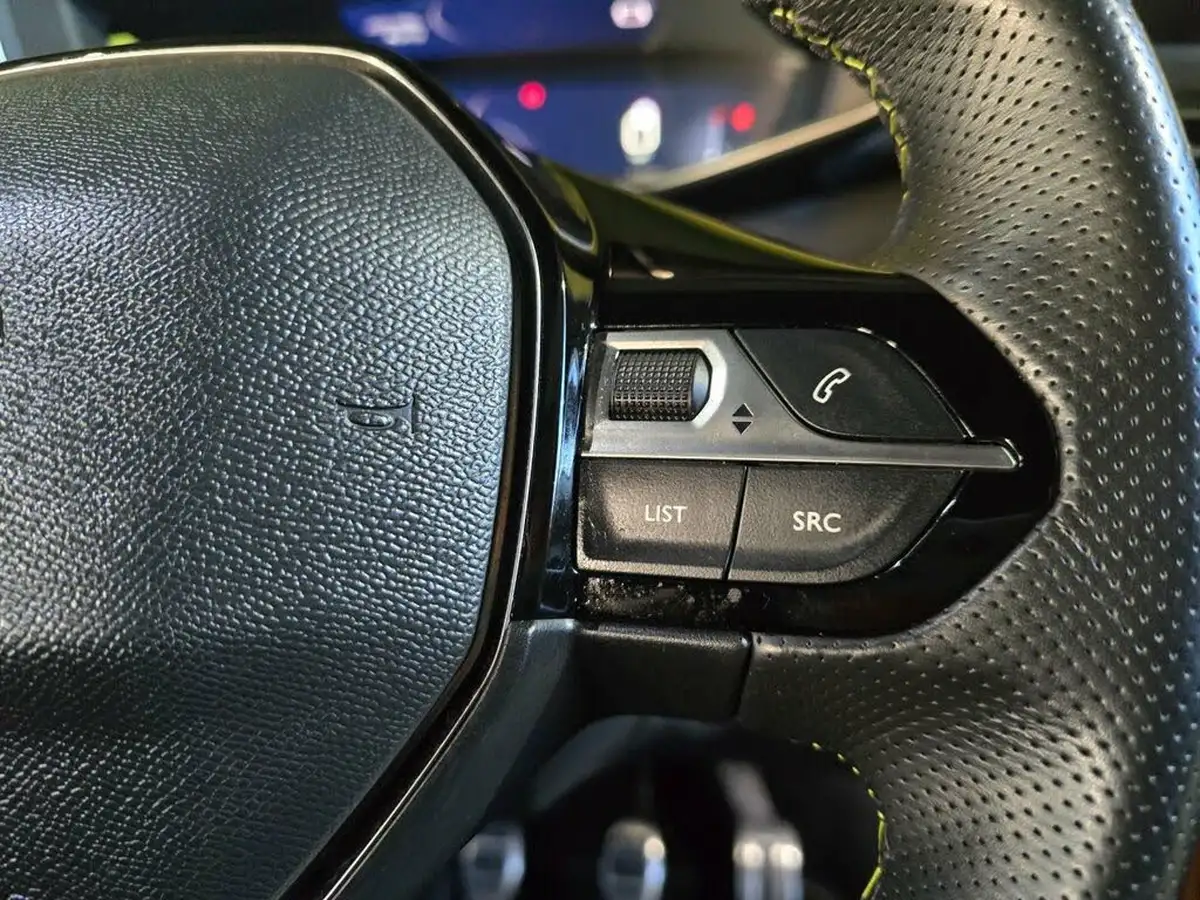 2021-peugeot-2008-suv-12-puretech-gt-big-29