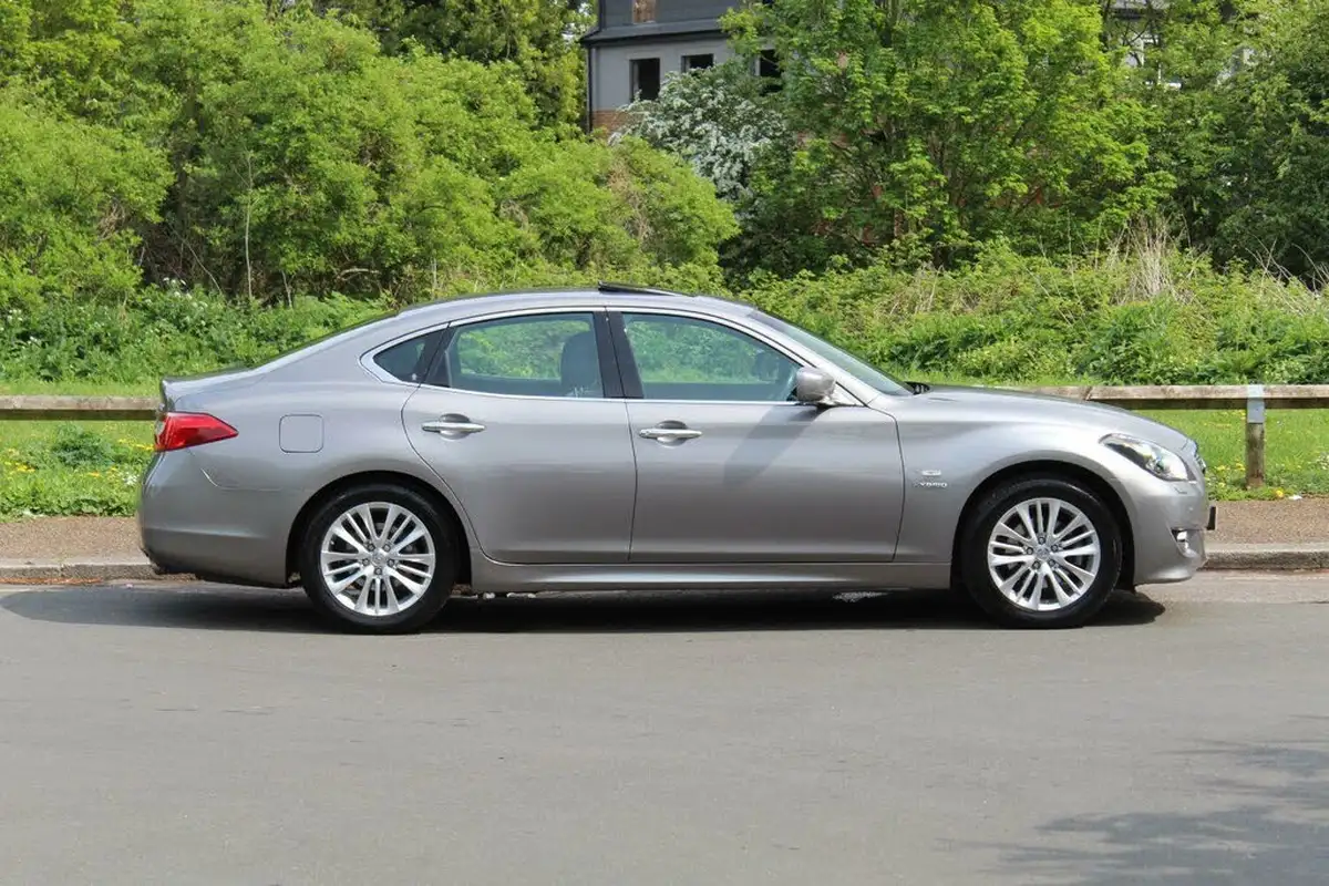2014-infiniti-q70-35-gt-premium-hybrid-big-5