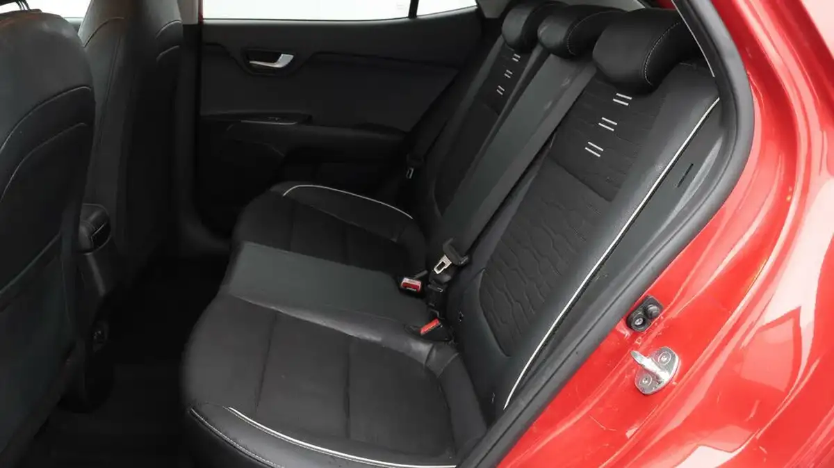 2021-kia-stonic-10-t-gdi-gt-line-big-16