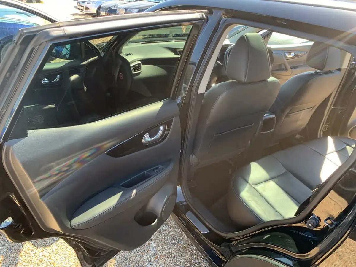 2014-nissan-qashqai-16dci-tekna-4x4-big-34