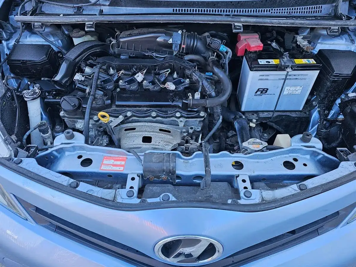 2013-toyota-yaris-big-33