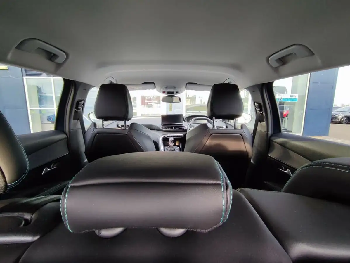 2022-peugeot-3008-suv-12-puretech-allure-premium-big-12