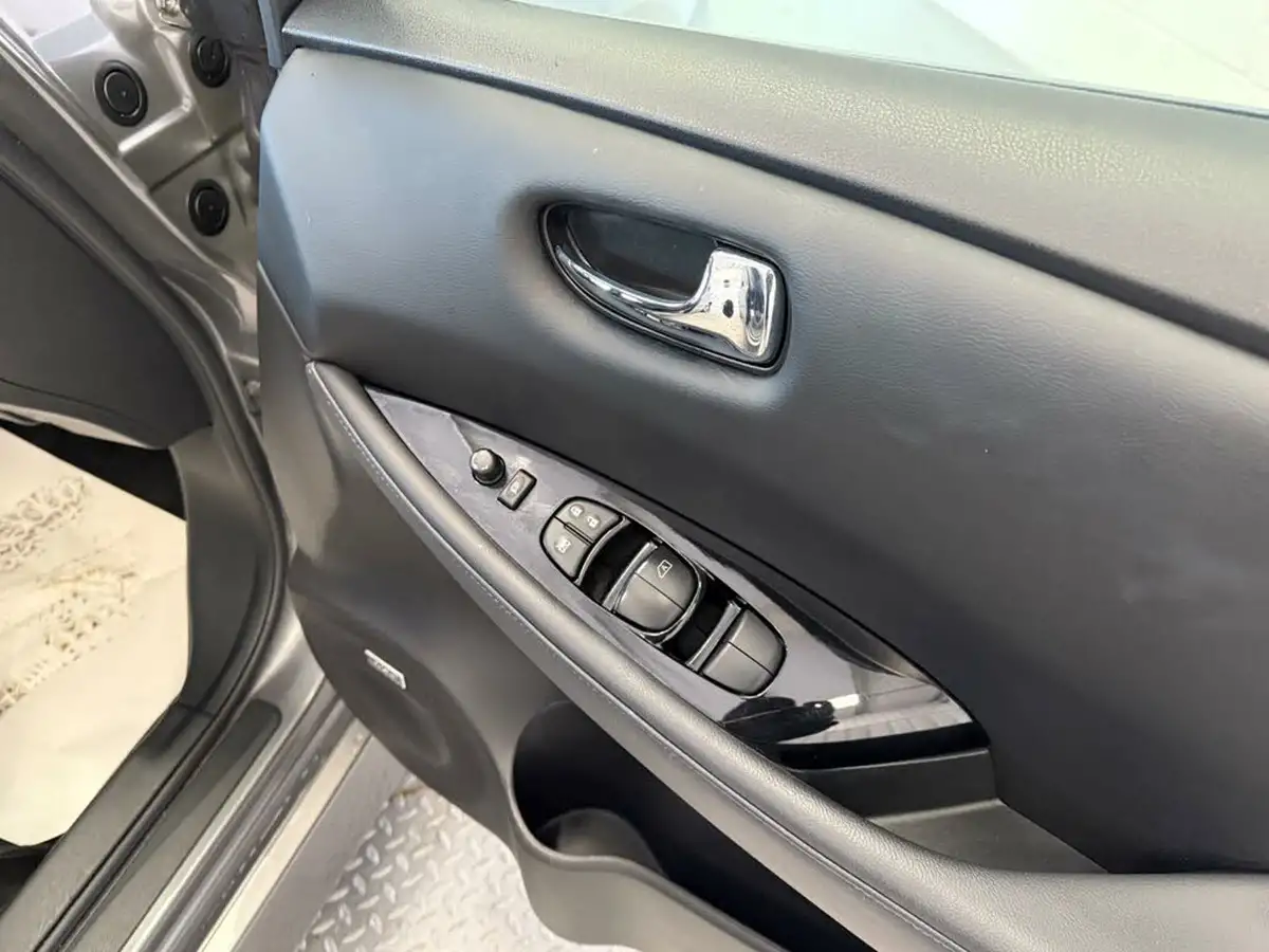 2021-nissan-leaf-e-tekna-big-16