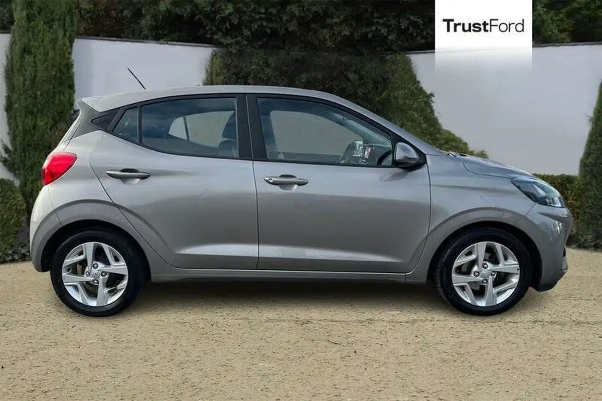 2021-hyundai-i10-12-se-connect-auto-big-2