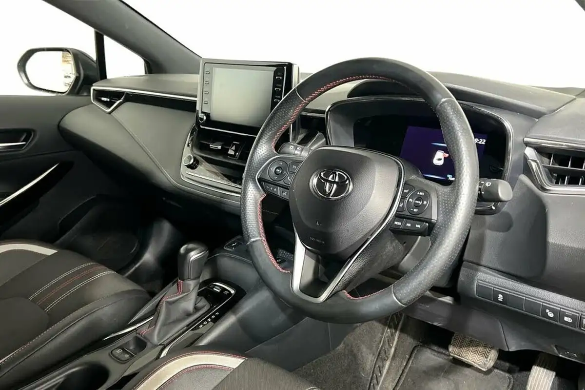2021-toyota-corolla-18-vvt-i-gr-sport-trk-hatchback-big-6