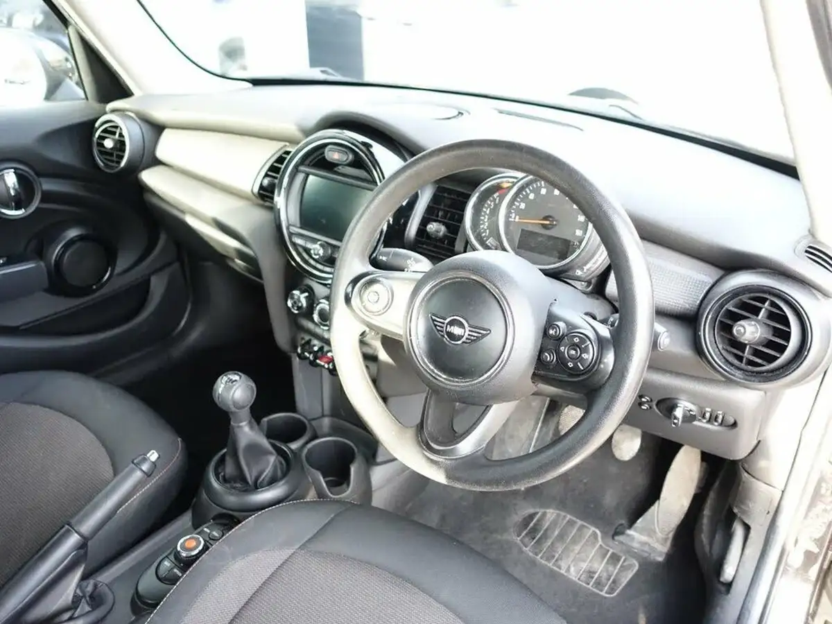 2018-mini-cooper-15-cooper-series-ii-ss-hatchback-5d-big-8