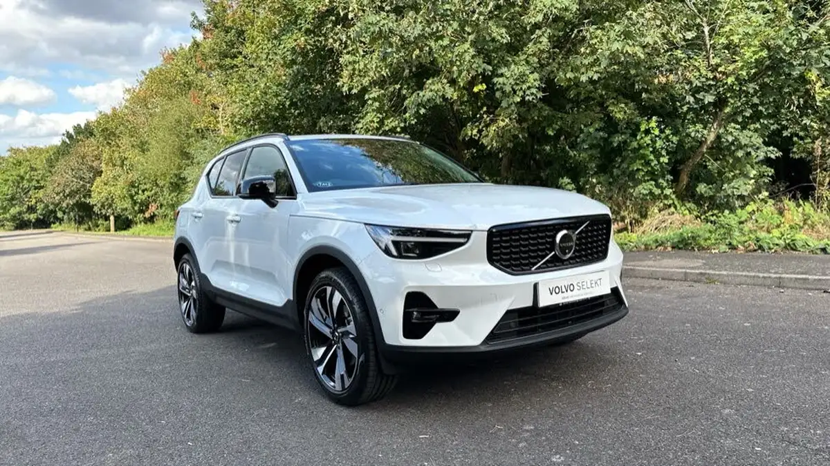 2024-volvo-xc40-20-b4-r-design-pro-big-38