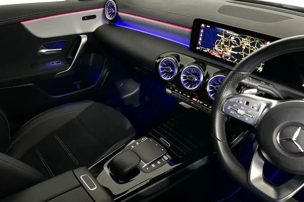 2022-mercedes-benz-a-class-20-a250-amg-line-executive-edition-saloon-4d-big-29