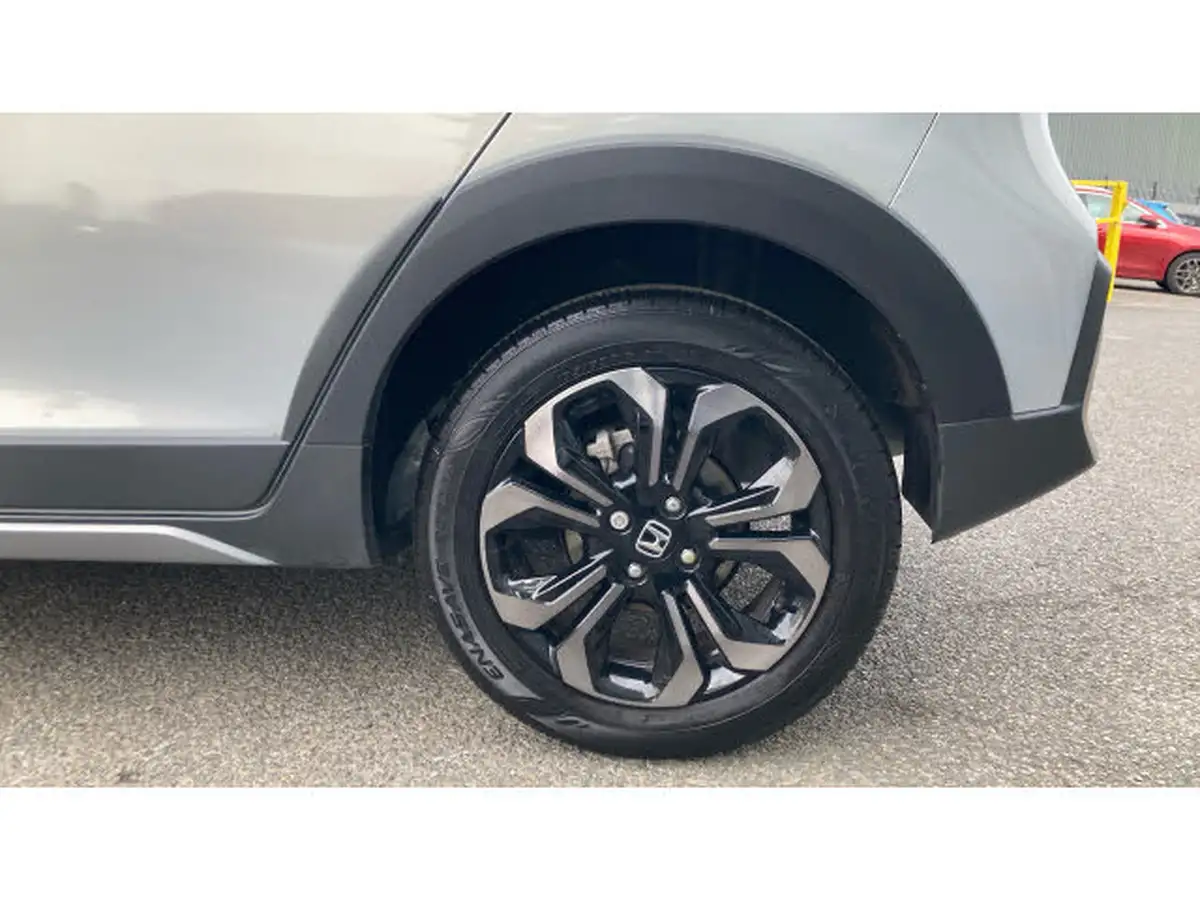 2023-honda-jazz-15-i-mmd-crosstar-advance-big-14