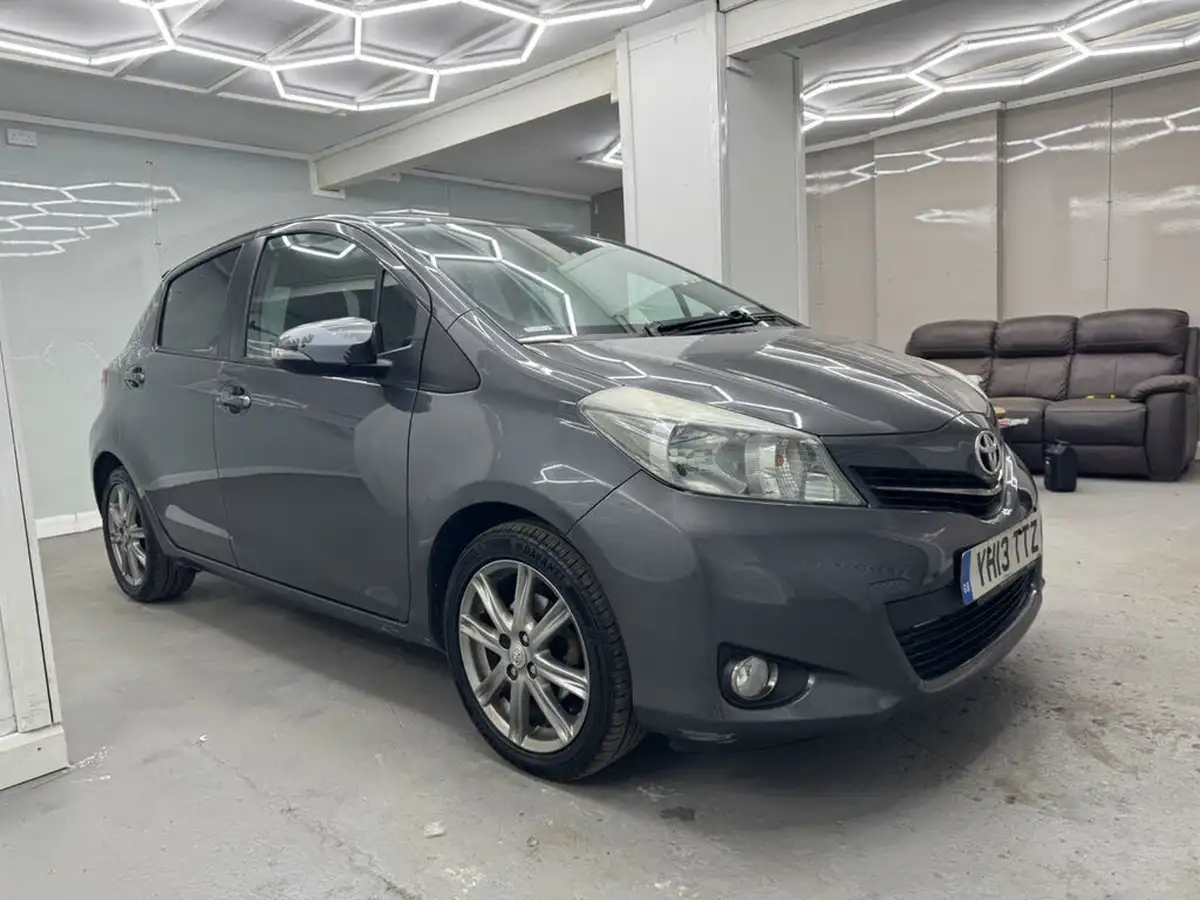 2013-toyota-yaris-133-sr-vvt-i-5d-big-44