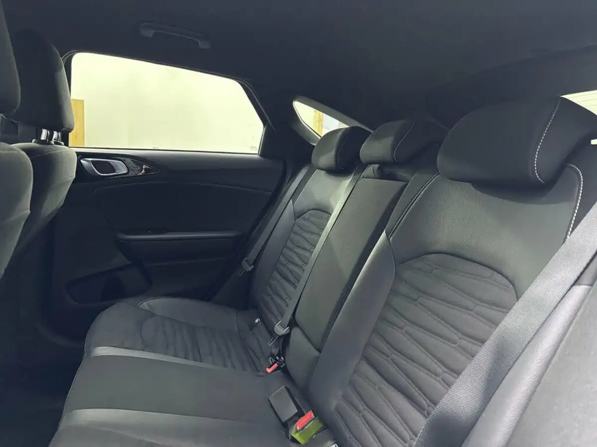 2022-kia-pro-ceed-15-t-gdi-gt-line-big-24