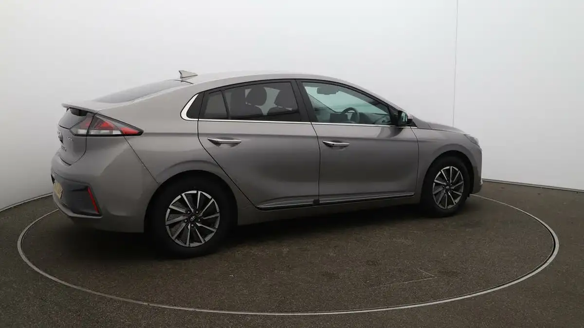 2022-hyundai-ioniq-e-premium-se-electric-big-46