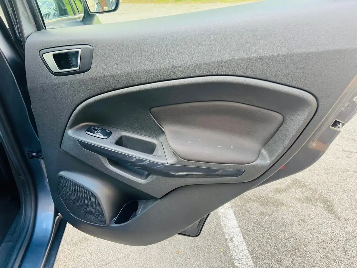 2017-ford-ecosport-10t-zetec-125ps-ss-big-19