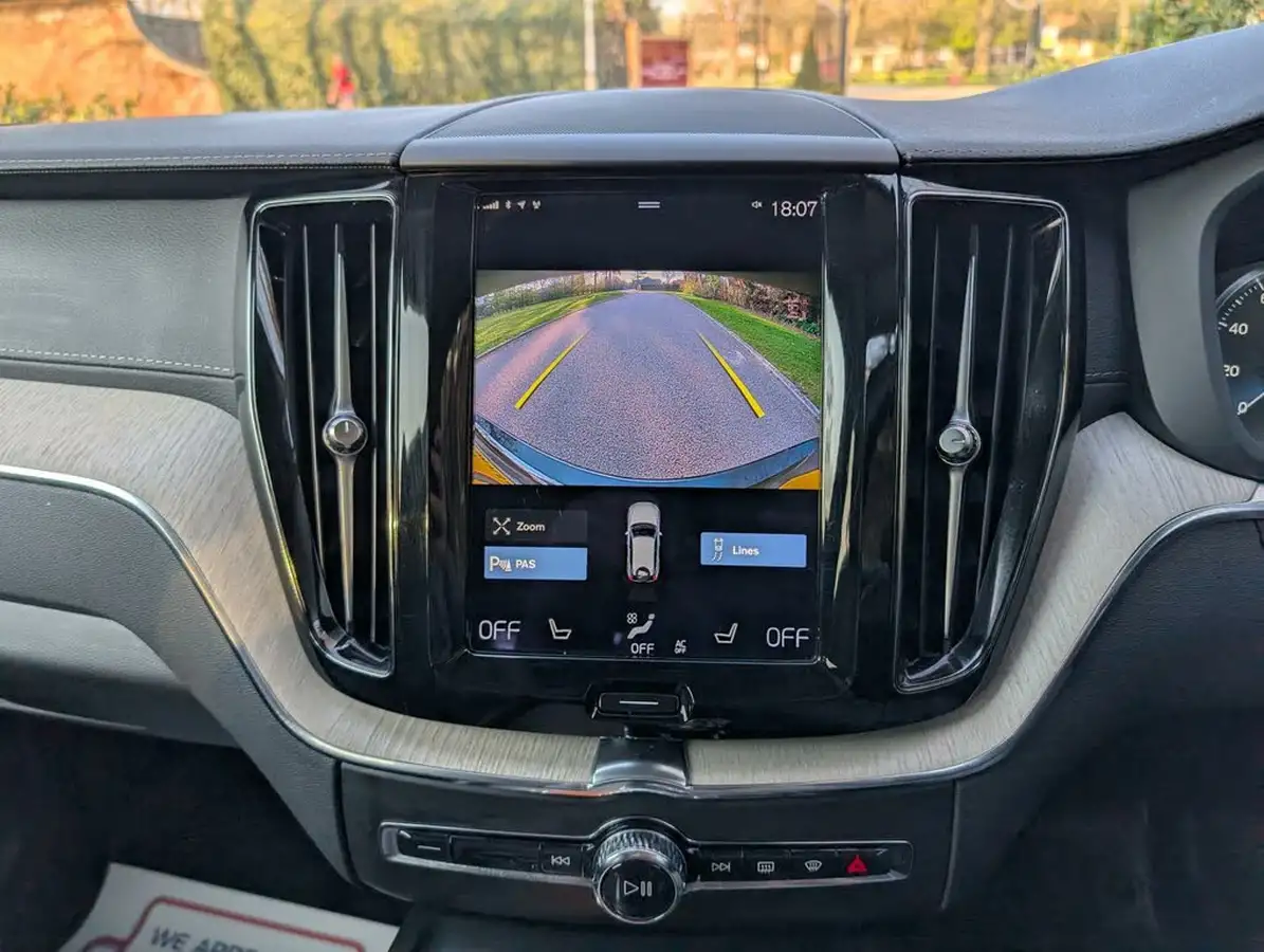 2021-volvo-xc60-20-t8-inscription-pro-390bhp-big-14