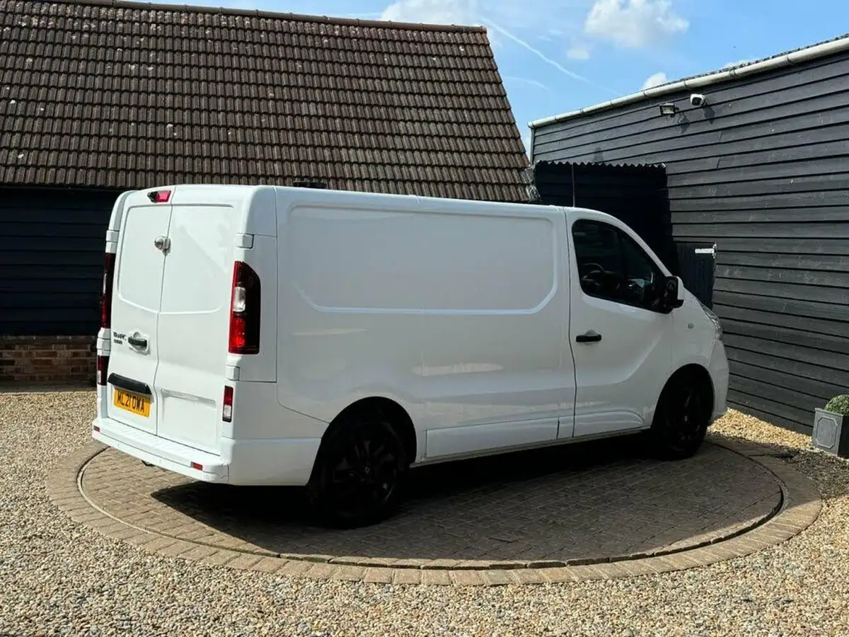 2021-renault-trafic-20dci-sl28-energy-170-black-edition-non-nav-edc-auto-big-6