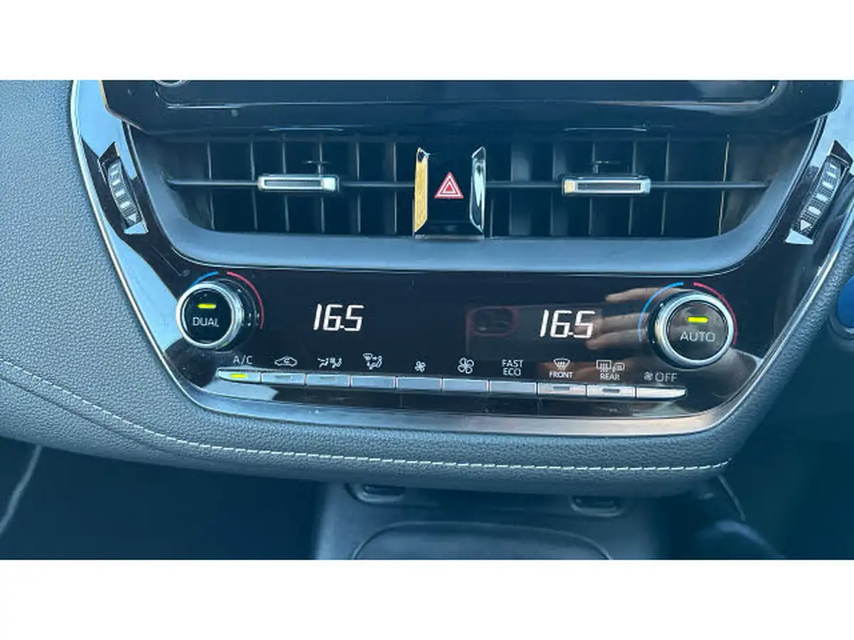2019-toyota-corolla-18-vvt-i-design-trk-touring-sports-5d-big-30