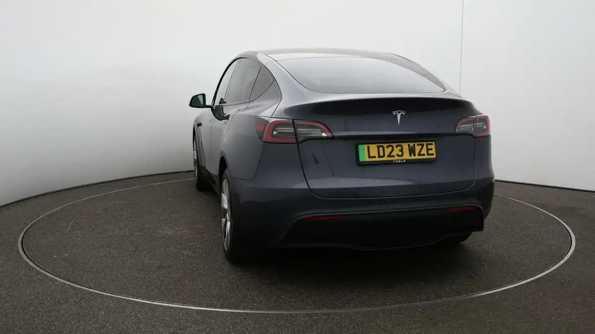 2023-tesla-model-y-e-rwd-big-51