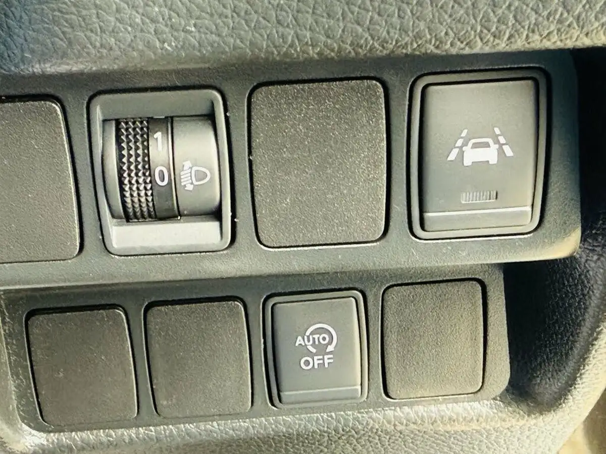 2017-nissan-qashqai-12-dig-t-n-connecta-big-17