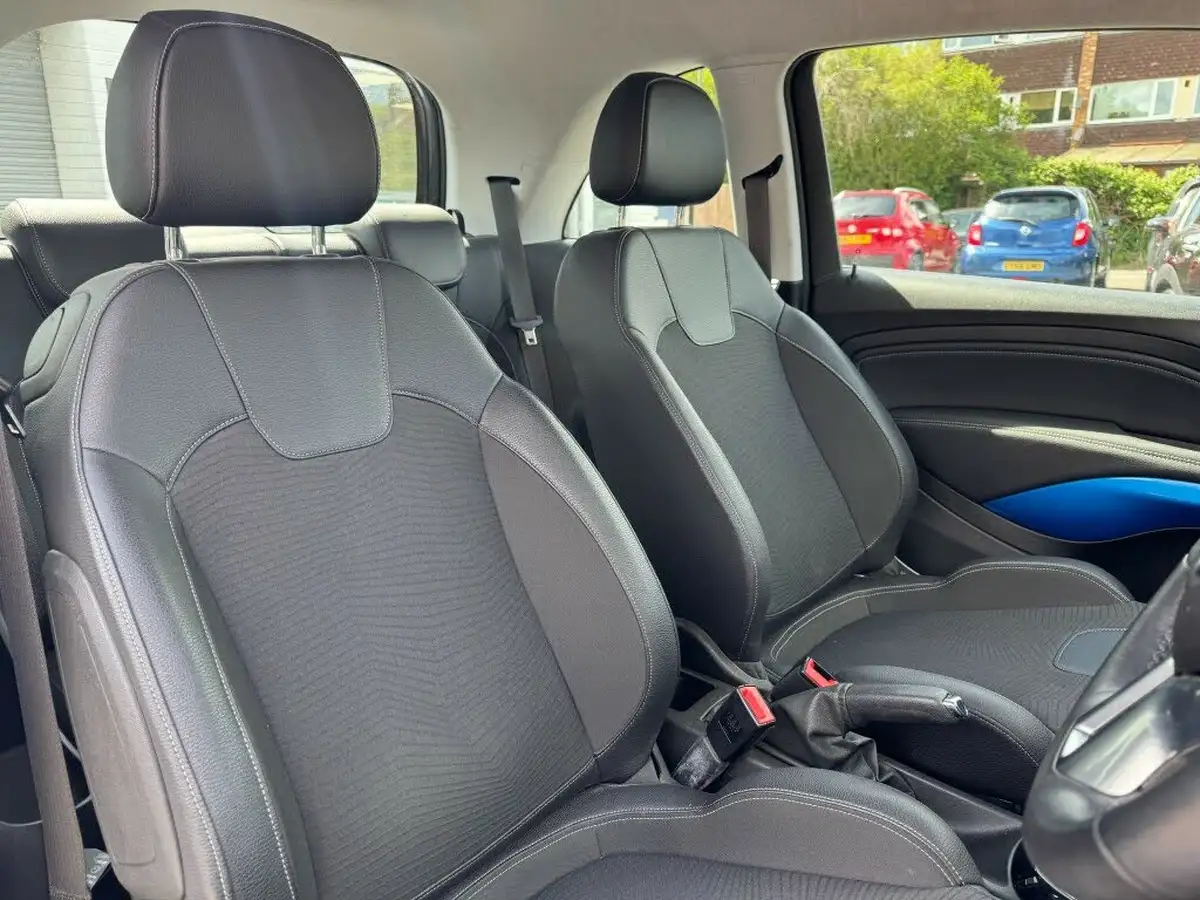 2019-vauxhall-adam-12i-griffin-big-16