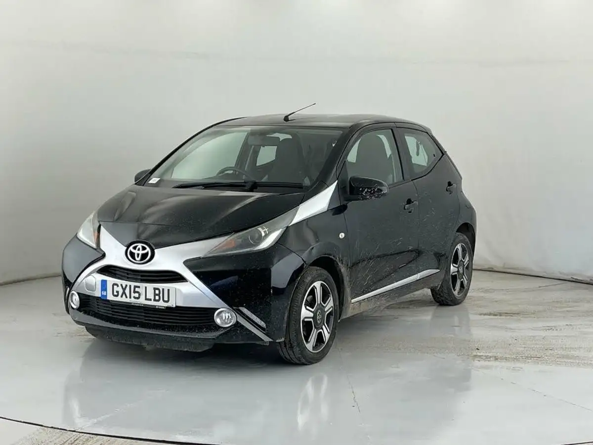 2015-toyota-aygo-10-vvt-i-x-clusiv-5d-big-2