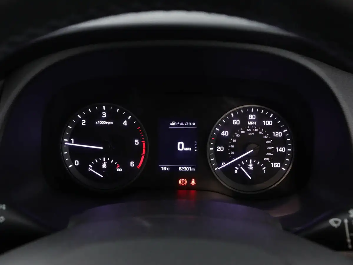 2018-hyundai-tucson-17crdi-blue-drive-se-nav-116ps-big-10